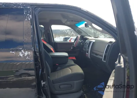 2010 Dodge Ram 1500 Slt/Sport/Trx z USA, uszkodzony, nr VIN 1D7RV1CT4AS119640